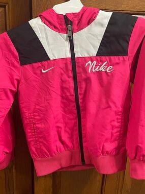 Nike Kids Hot Pink, Black & White hooded Jacket Sz.6x like  New